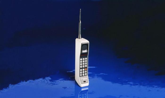摩托罗拉v70手机参数配置（盘点摩托罗拉(Motorola)历史上的经典产品）