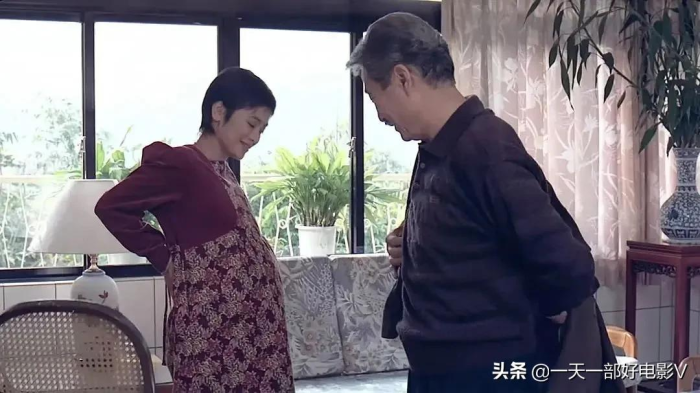 李安导演的闷骚之作，先说饮食后说男女《饮食男女》