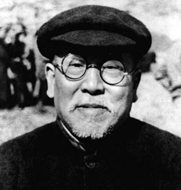 他是“延安五老”之一，与毛泽东并肩作战，7个儿女却无一个大官
